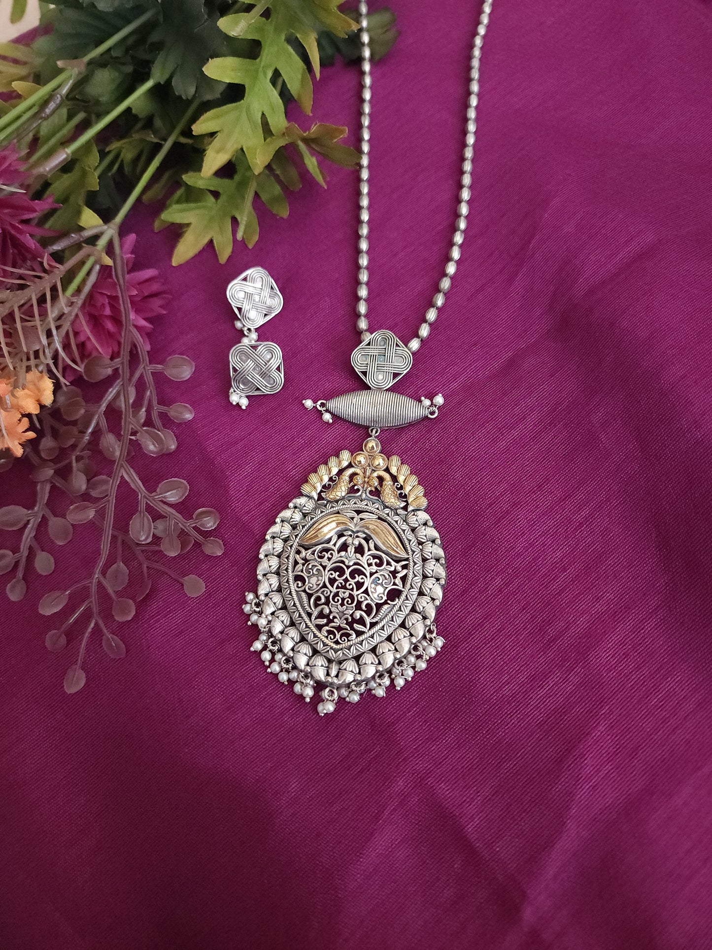 Amora dualtone silver alike necklace set