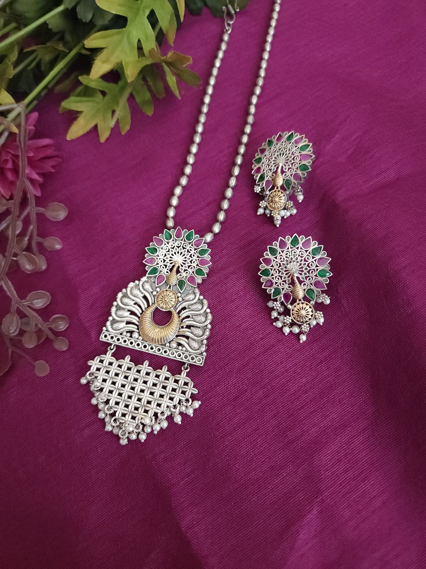 Amora dualtone silver alike necklace set