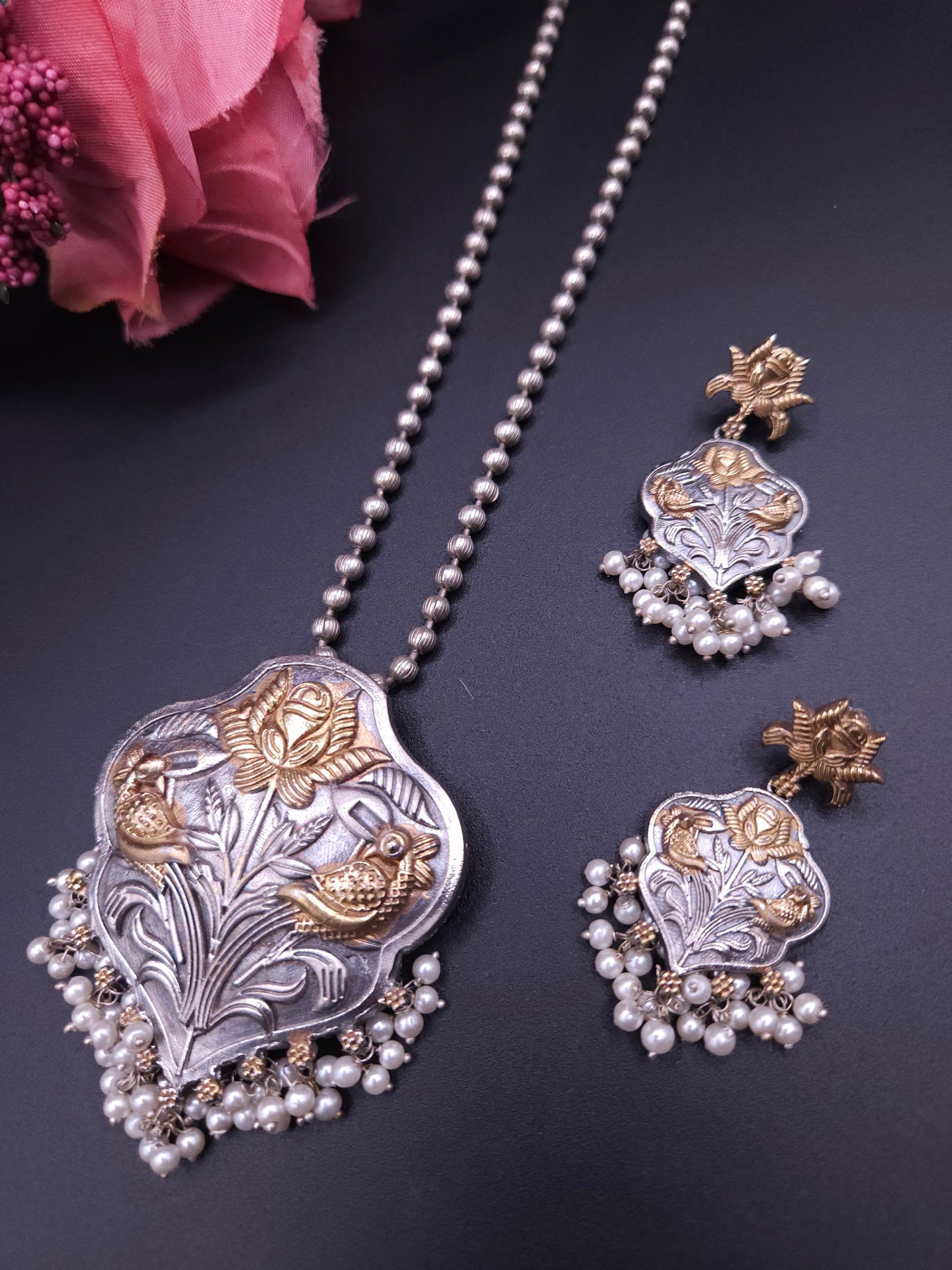 Amora dualtone silver alike necklace set