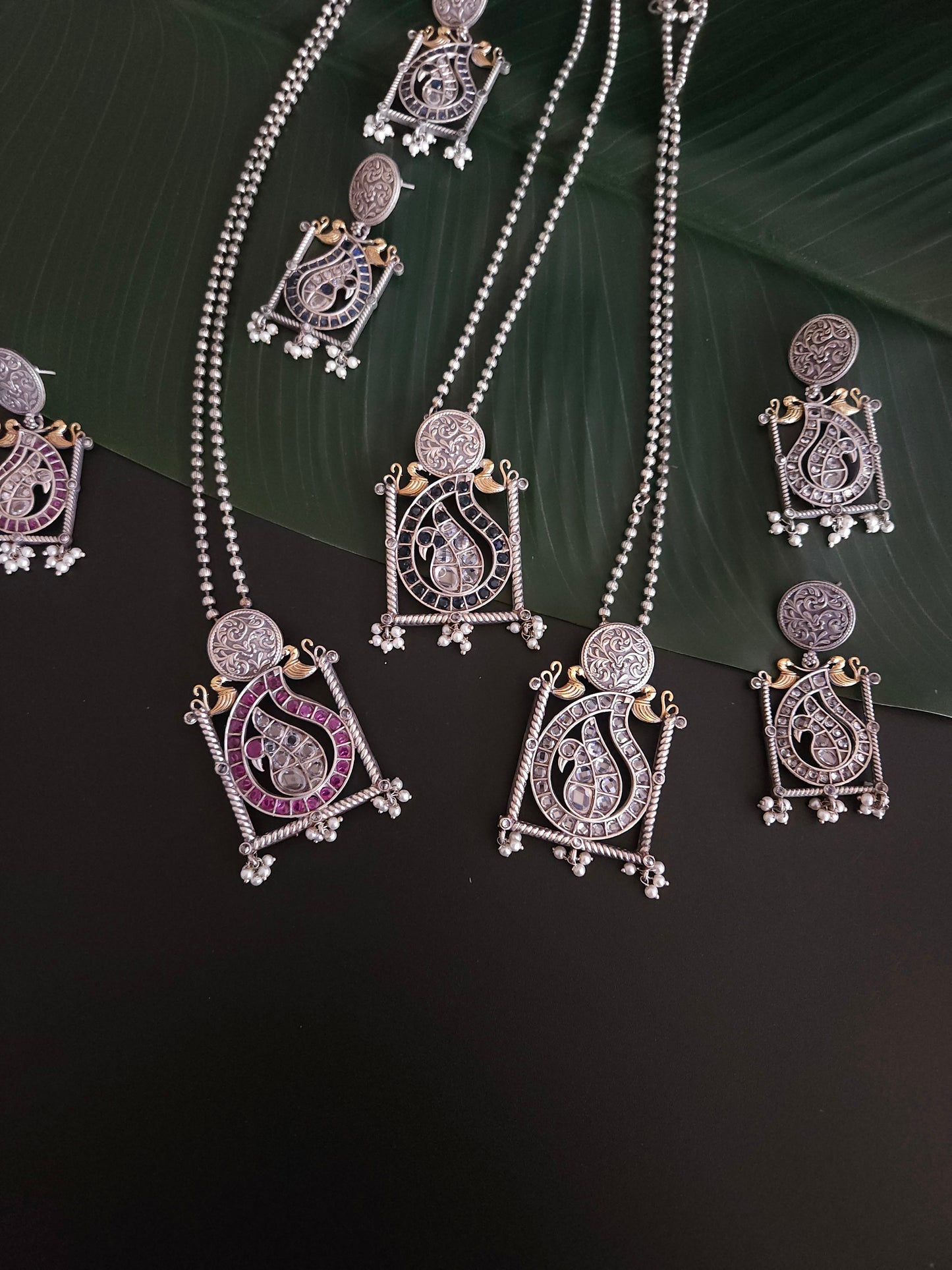 Annush silver alike dualtone pendant necklace set