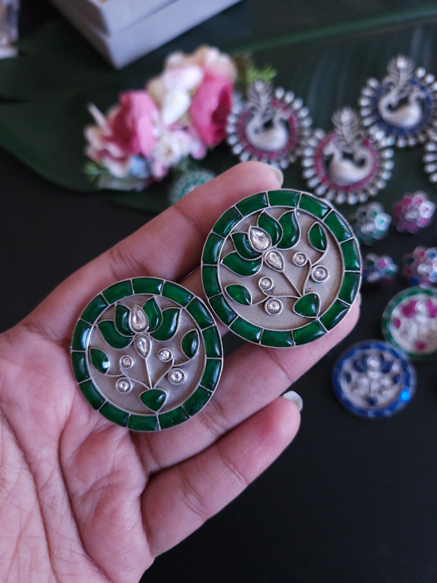 Xxl kemp silver alike stud earrings