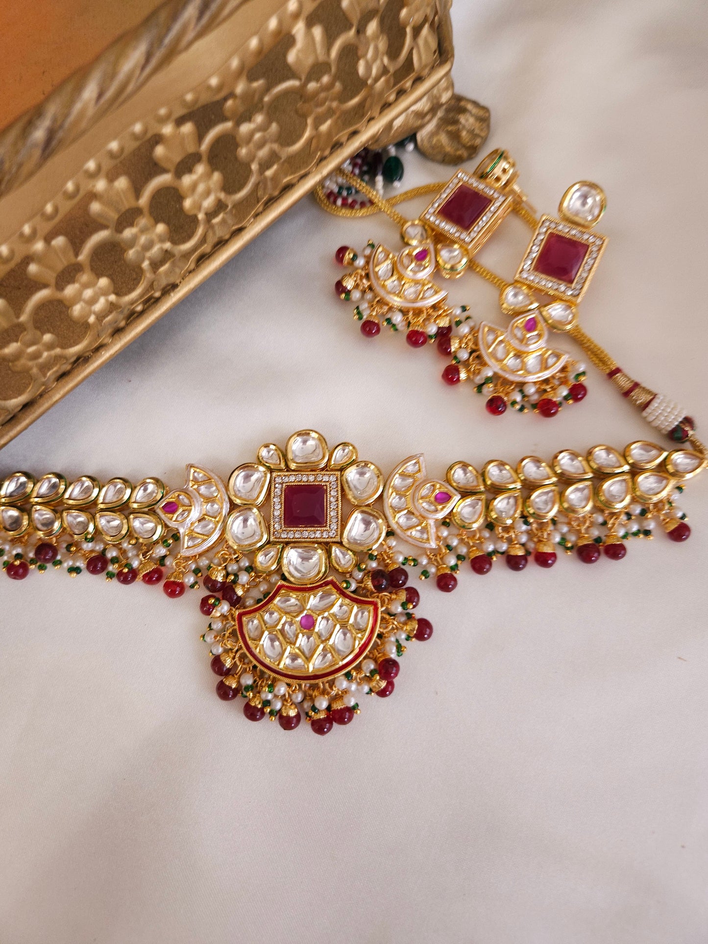 Aanshi kundan choker necklace set