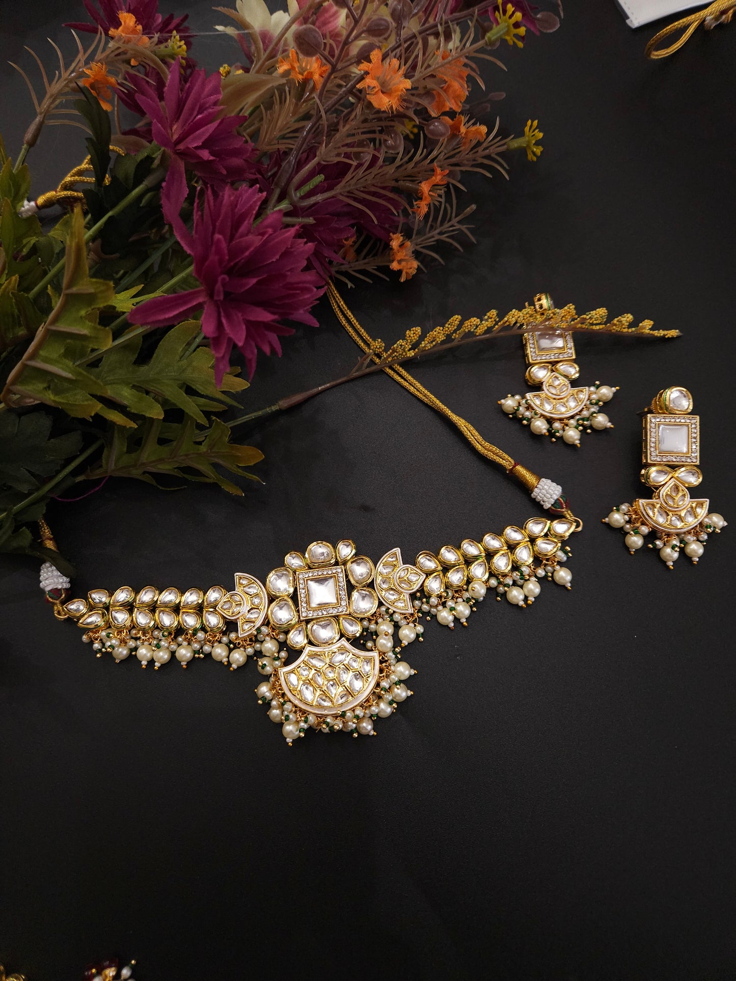 Aanshi kundan choker necklace set