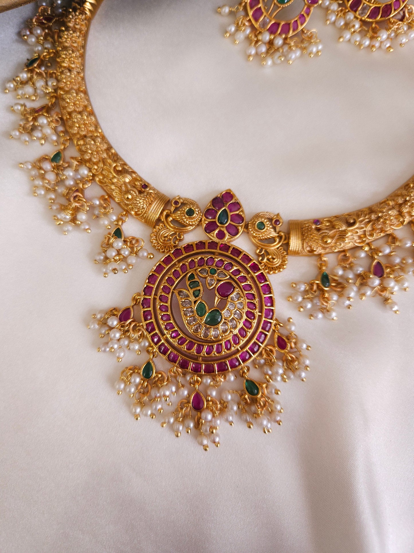 Mangli hasli gold plated necklace set
