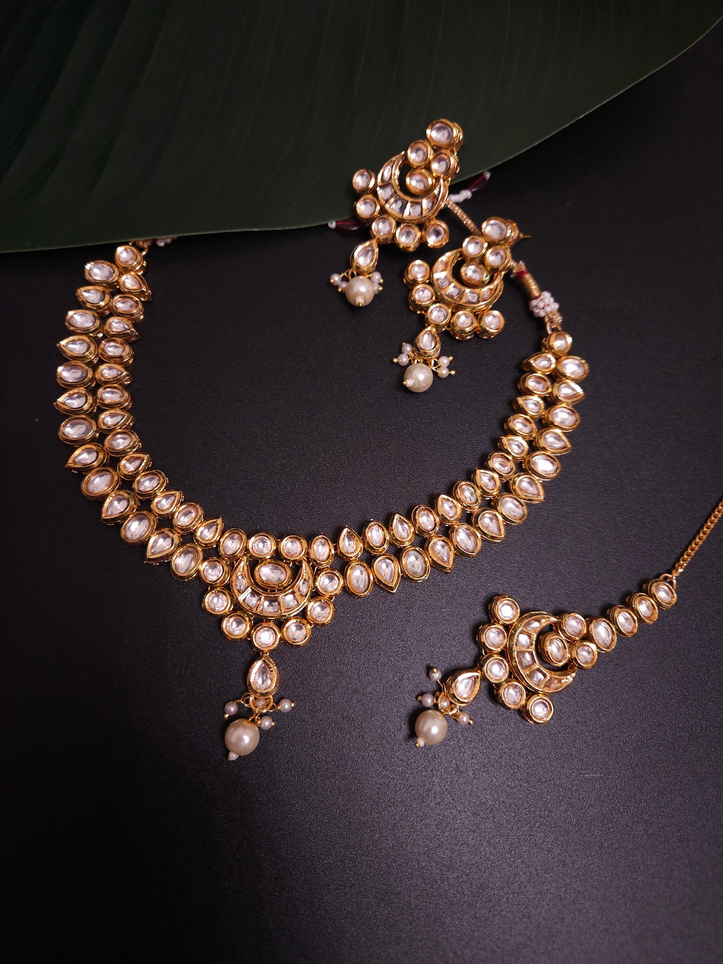 Arva kundan necklace set with maang tikka Traditional Kundan Necklace Set with Earrings & Maang Tikka | Funcre8tions
