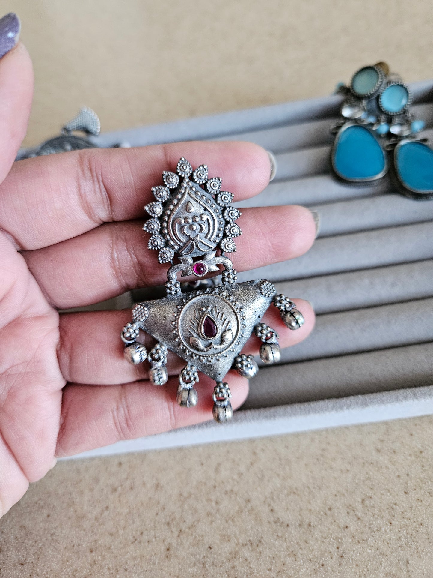 Leya unique silveralike earrings collection