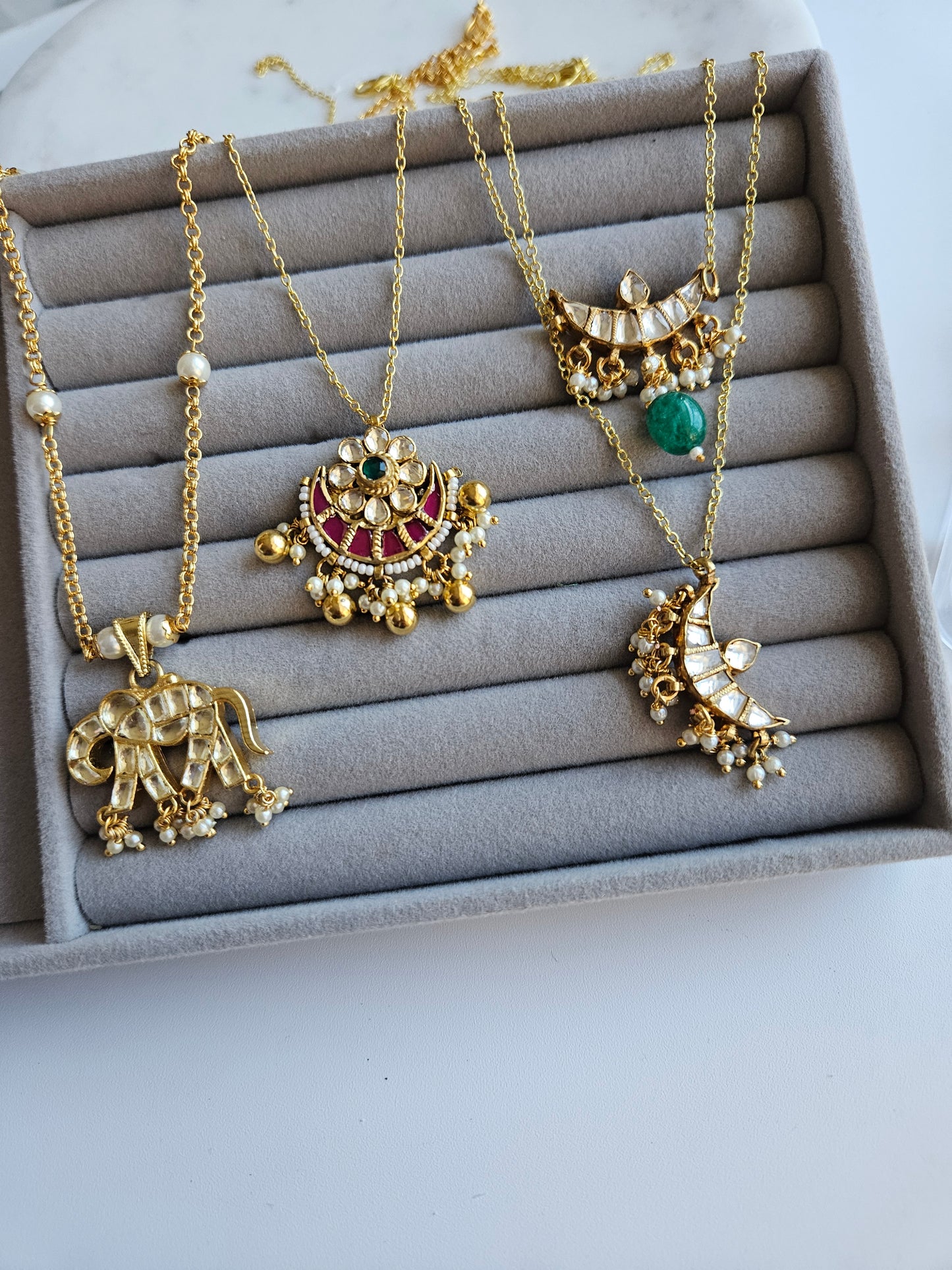 Aarvi jadau kundan necklace