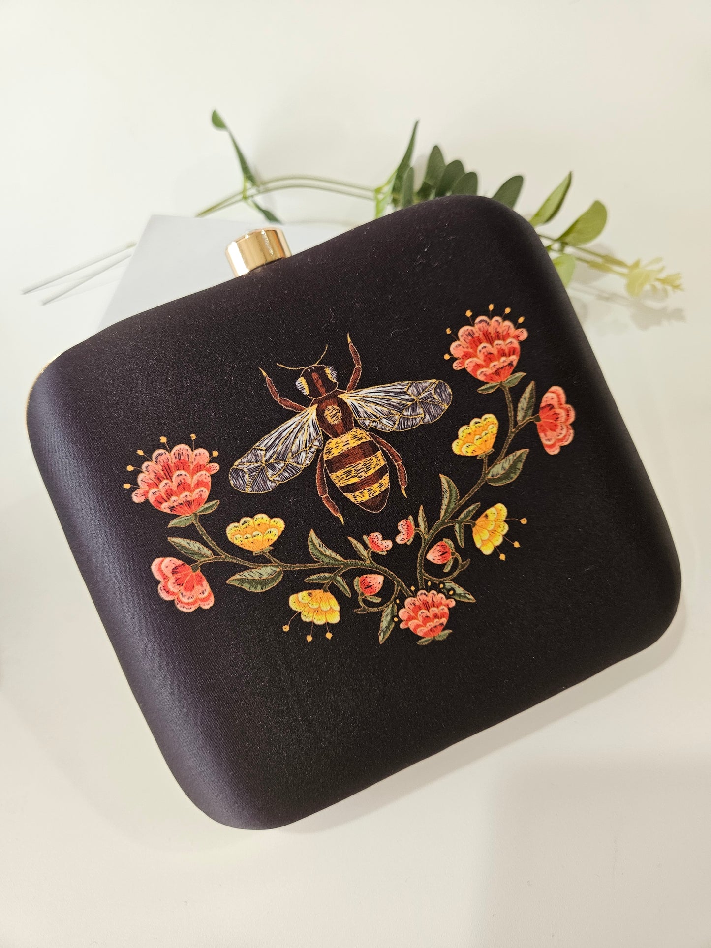 Riha hand clutch / bag