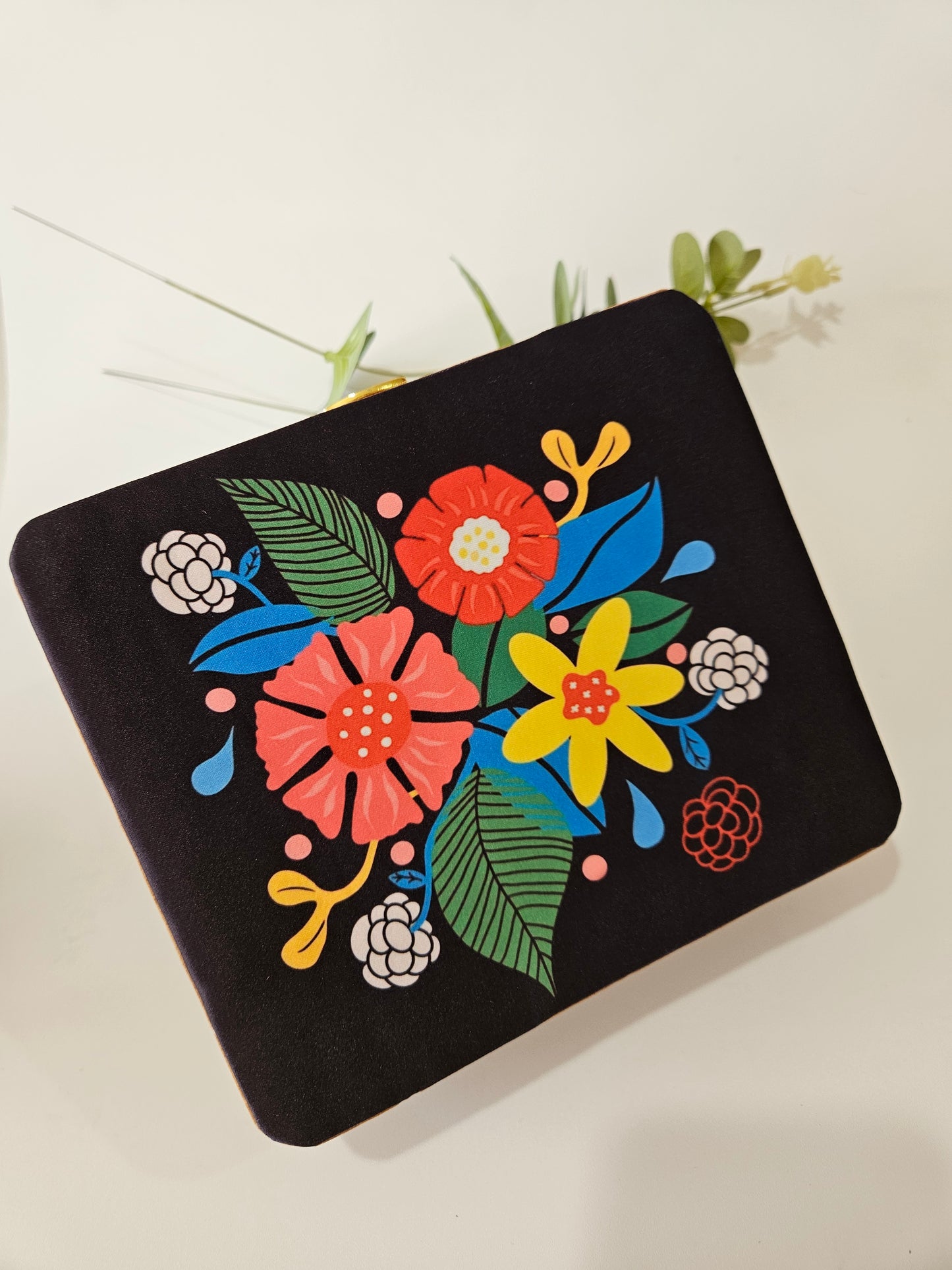Riha hand clutch / bag