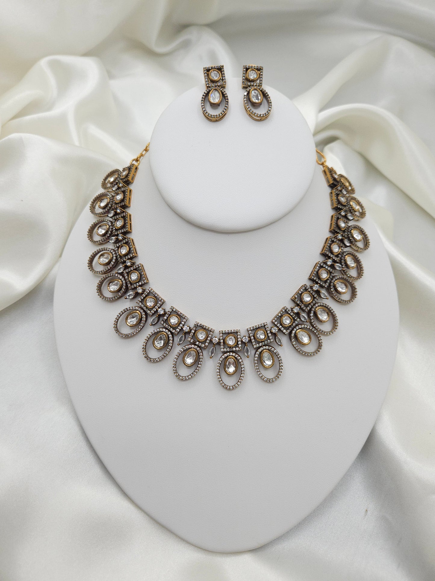Victorian polki necklace with earrings
