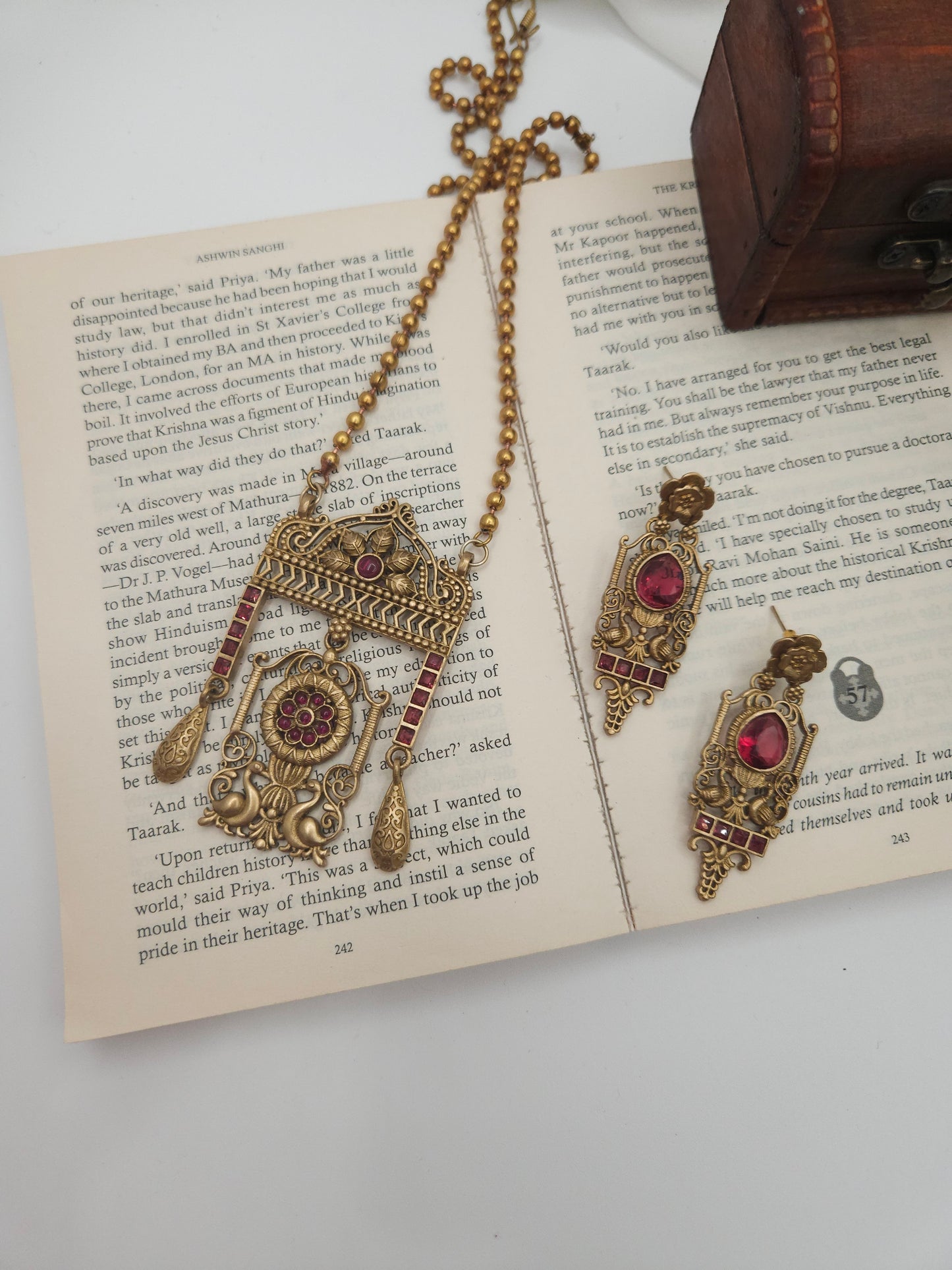 Rajwadi polish pendant necklace set
