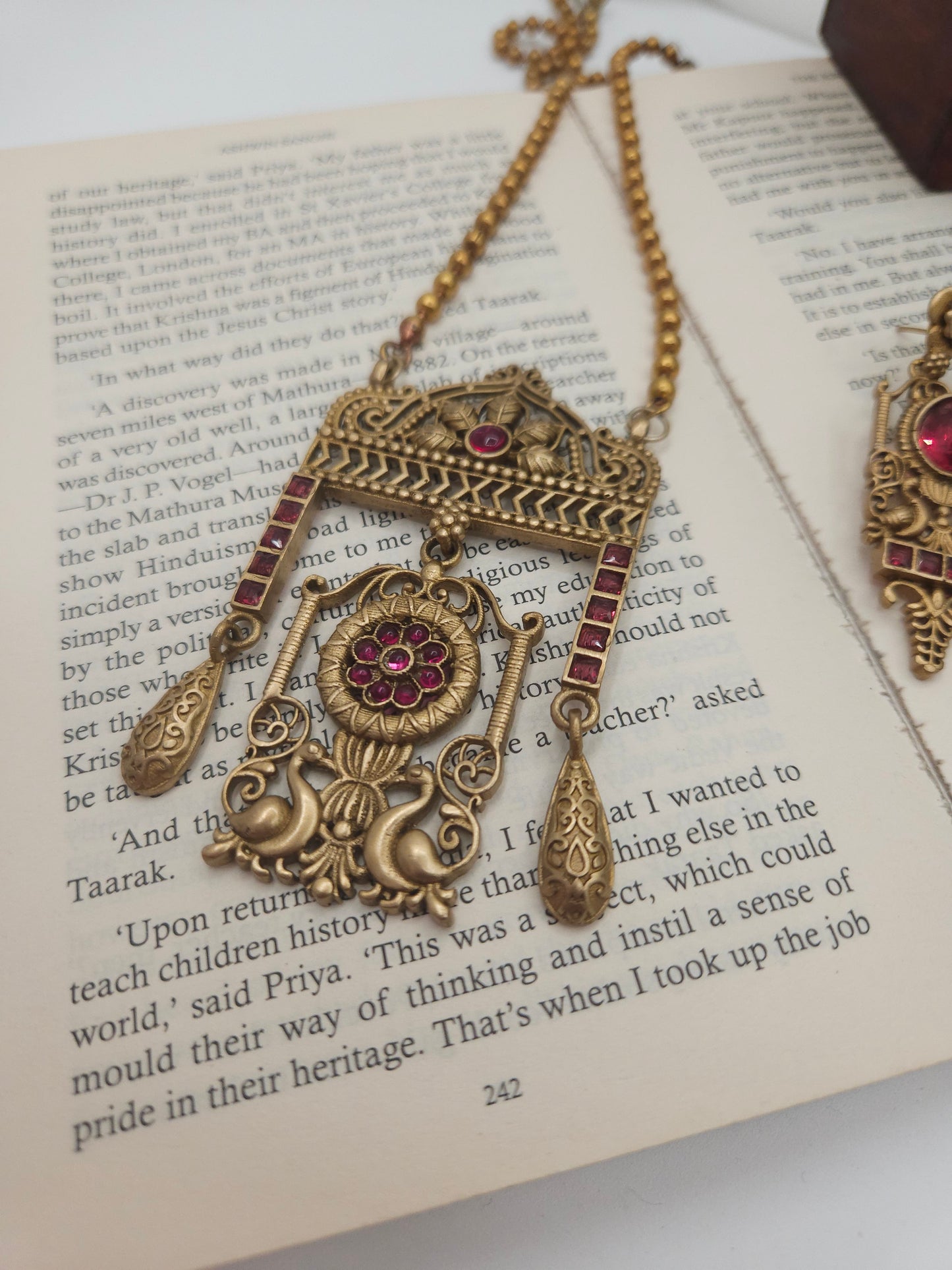 Rajwadi polish pendant necklace set