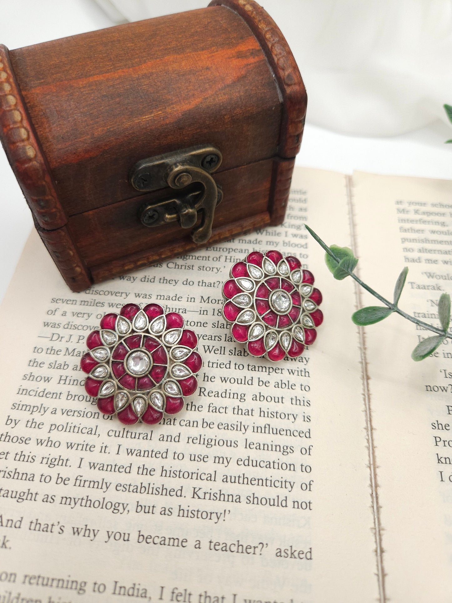 Xxl kemp silver alike stud earrings