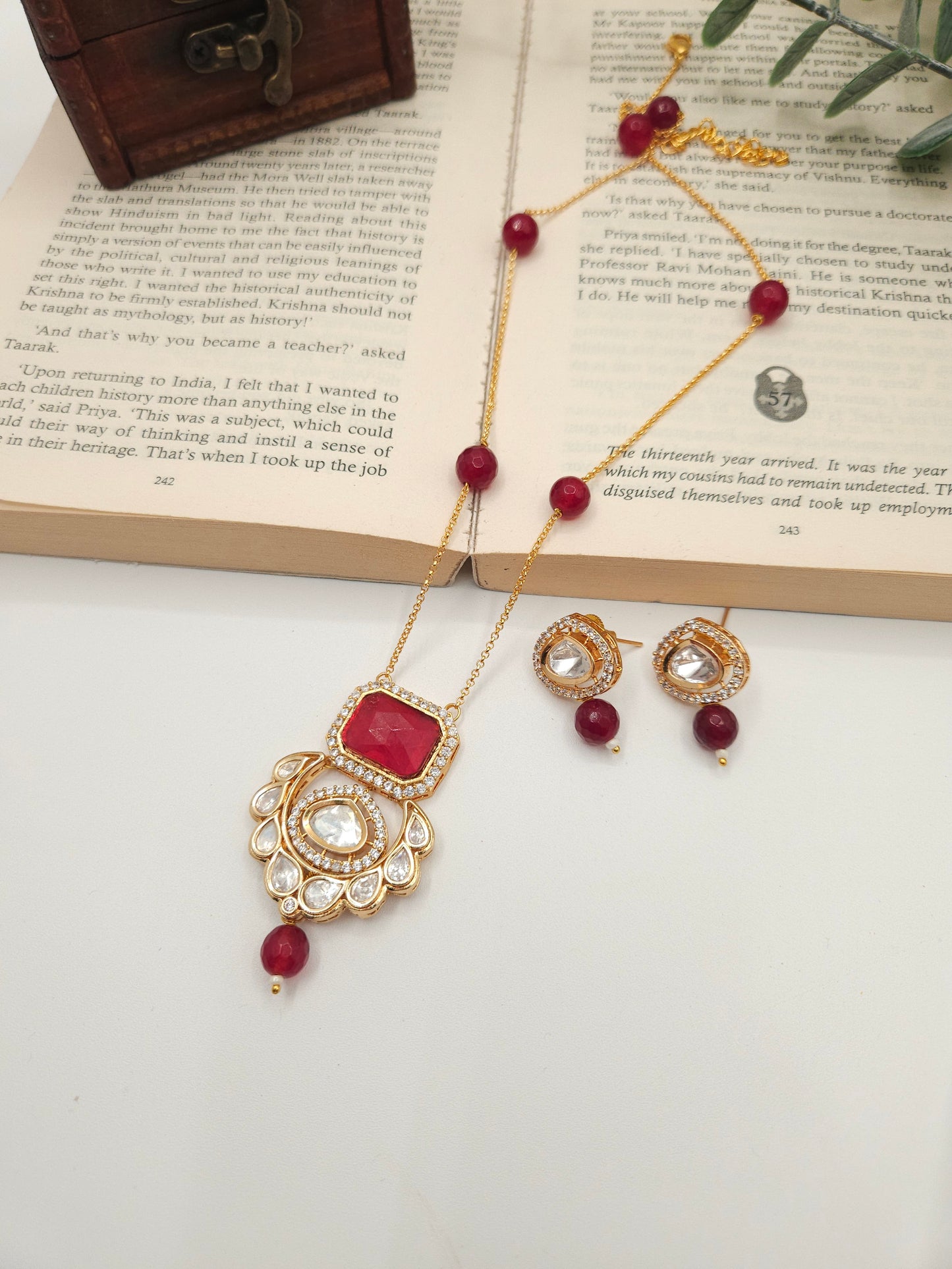 Aarvi kundan polki dainty necklace set