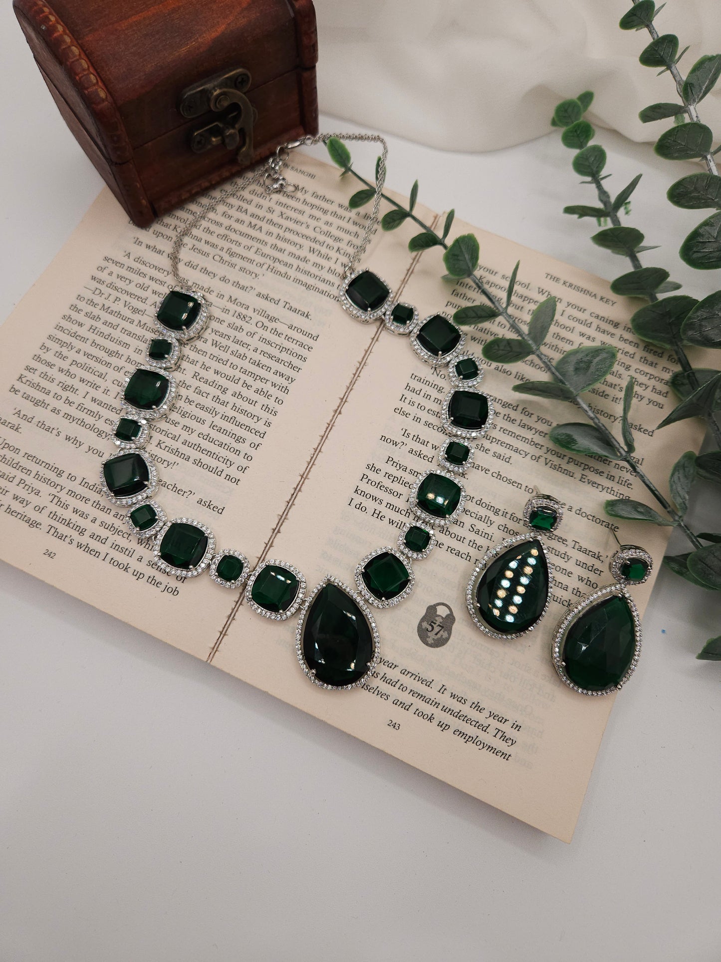 Aria sivertone CZ necklace set