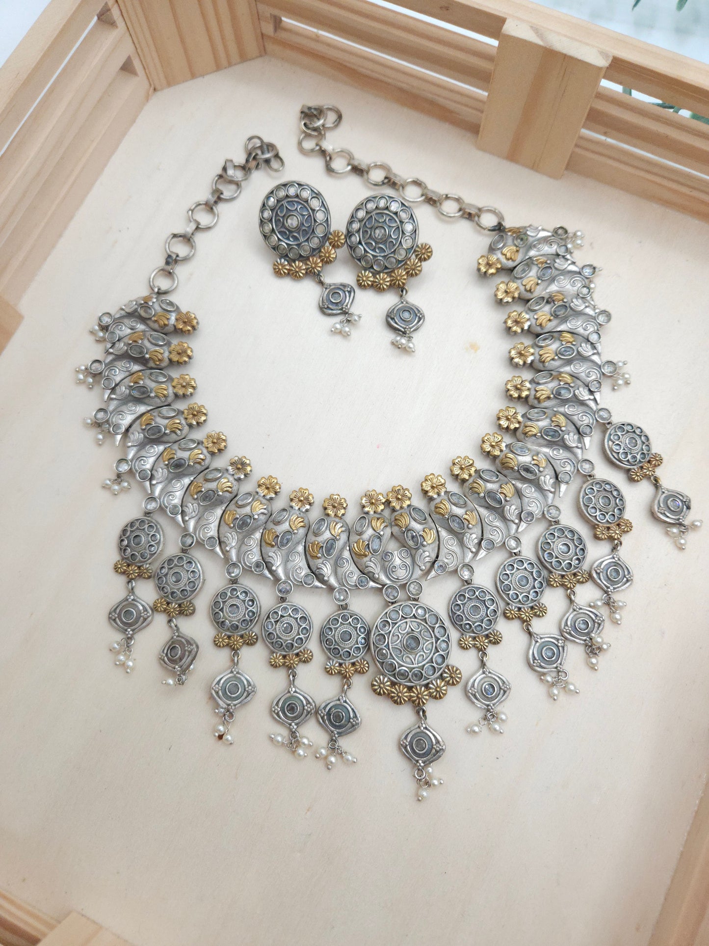 Anvi dualtone necklace set