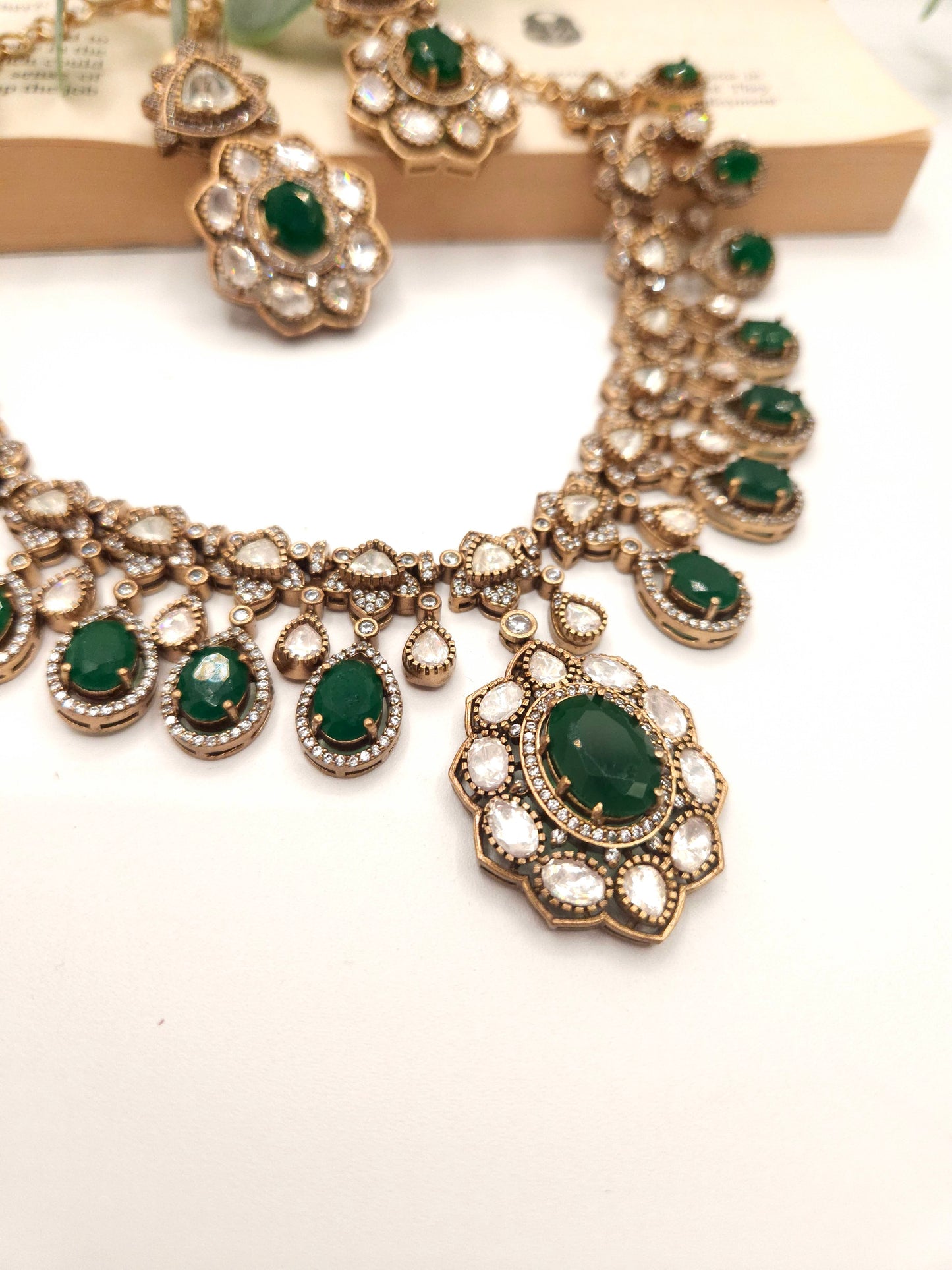 Ridhi victorian mossanite polki necklace set