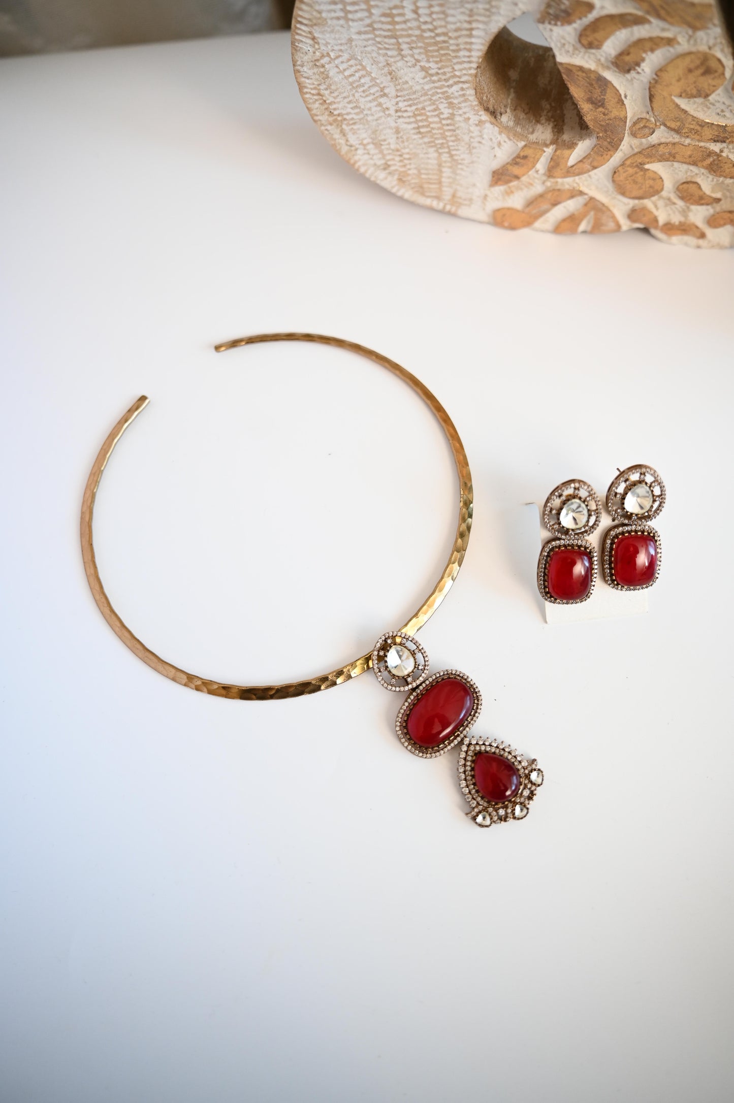 Aanshi victorian mossanite hasli necklace set