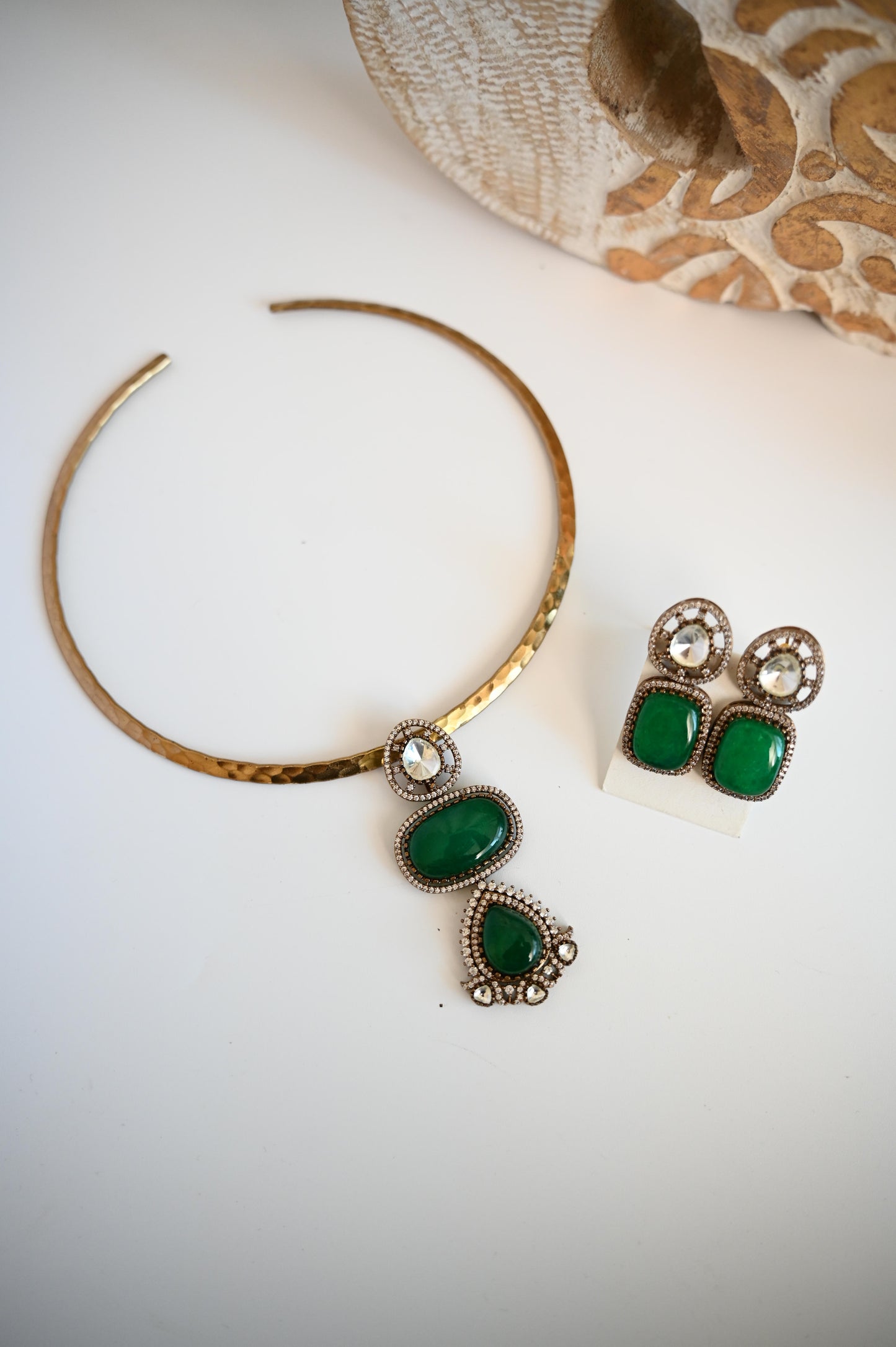 Aanshi victorian mossanite hasli necklace set