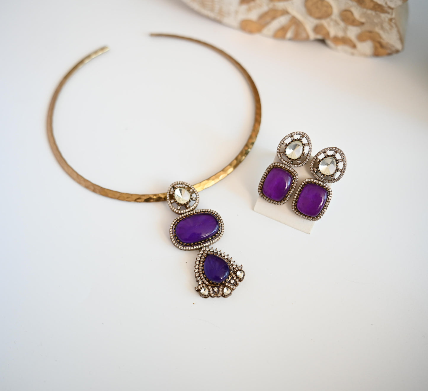 Aanshi victorian mossanite hasli necklace set