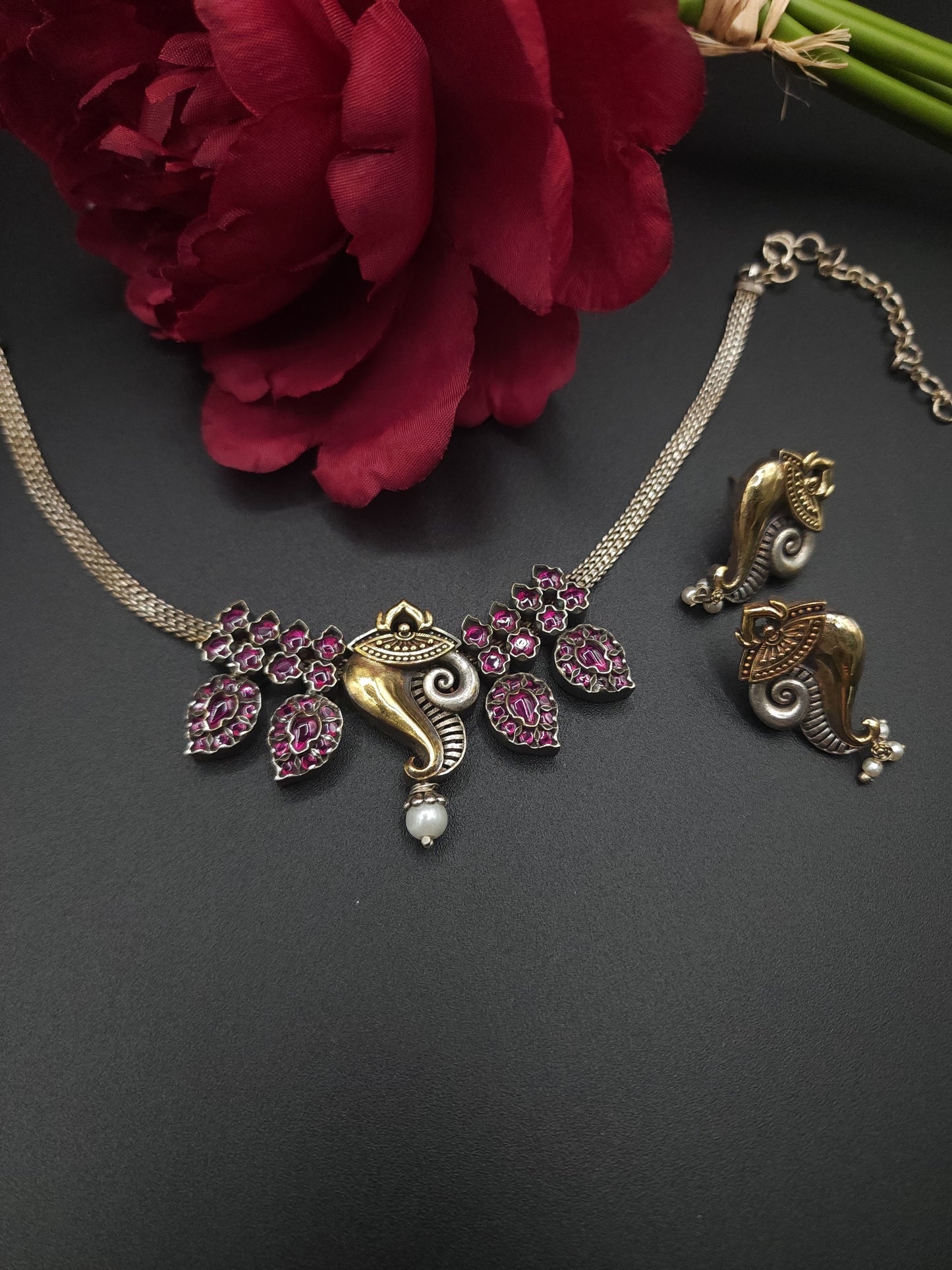 Achyutha Kemp Dualtone necklace set