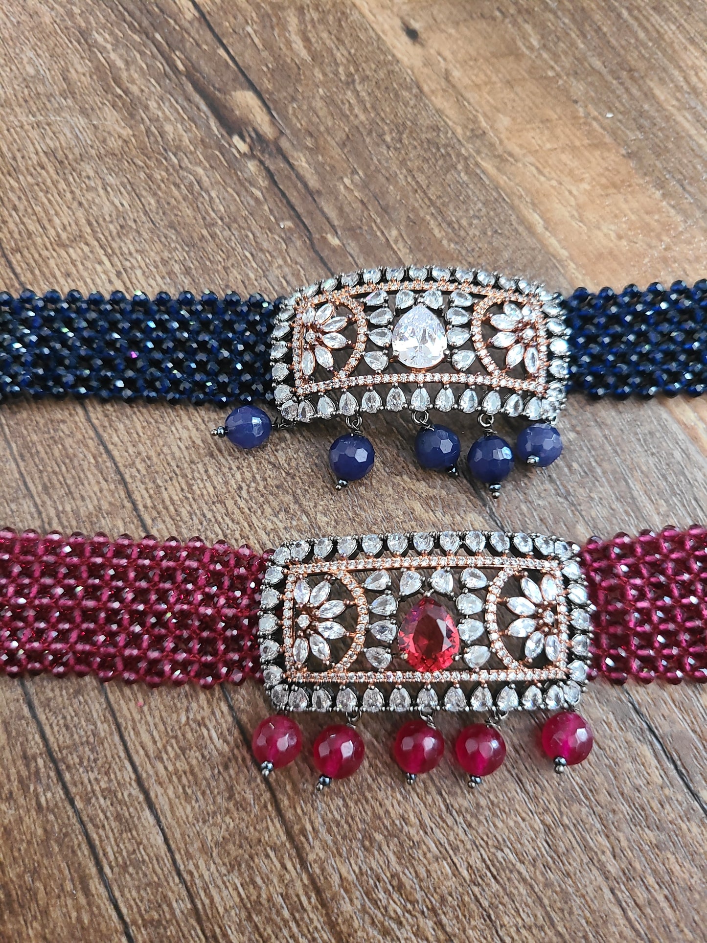 Dual tone choker necklace set