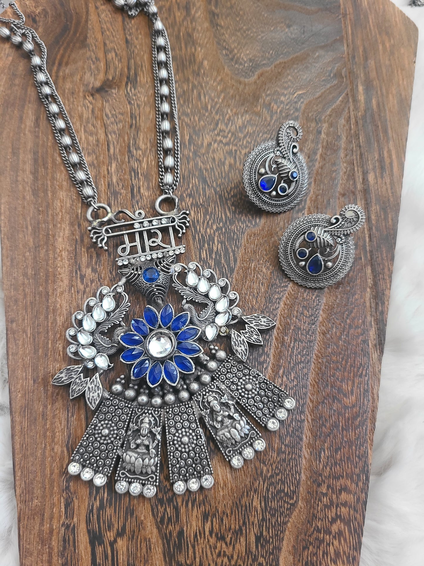 Meera Handmade Silver alike pendant necklace set