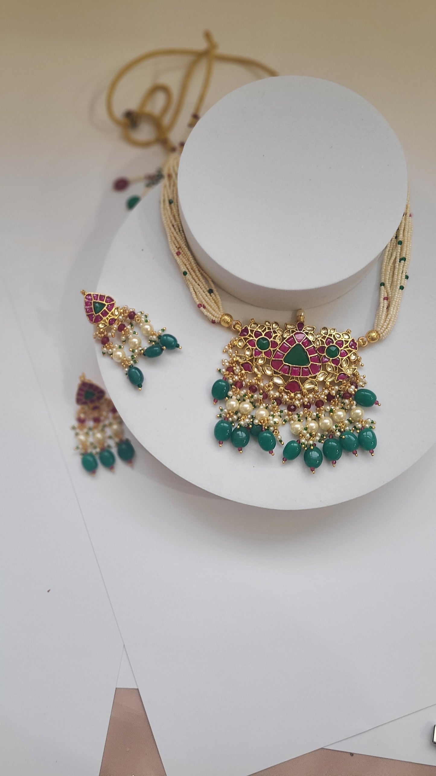 Anaya pachi kundan choker necklace set