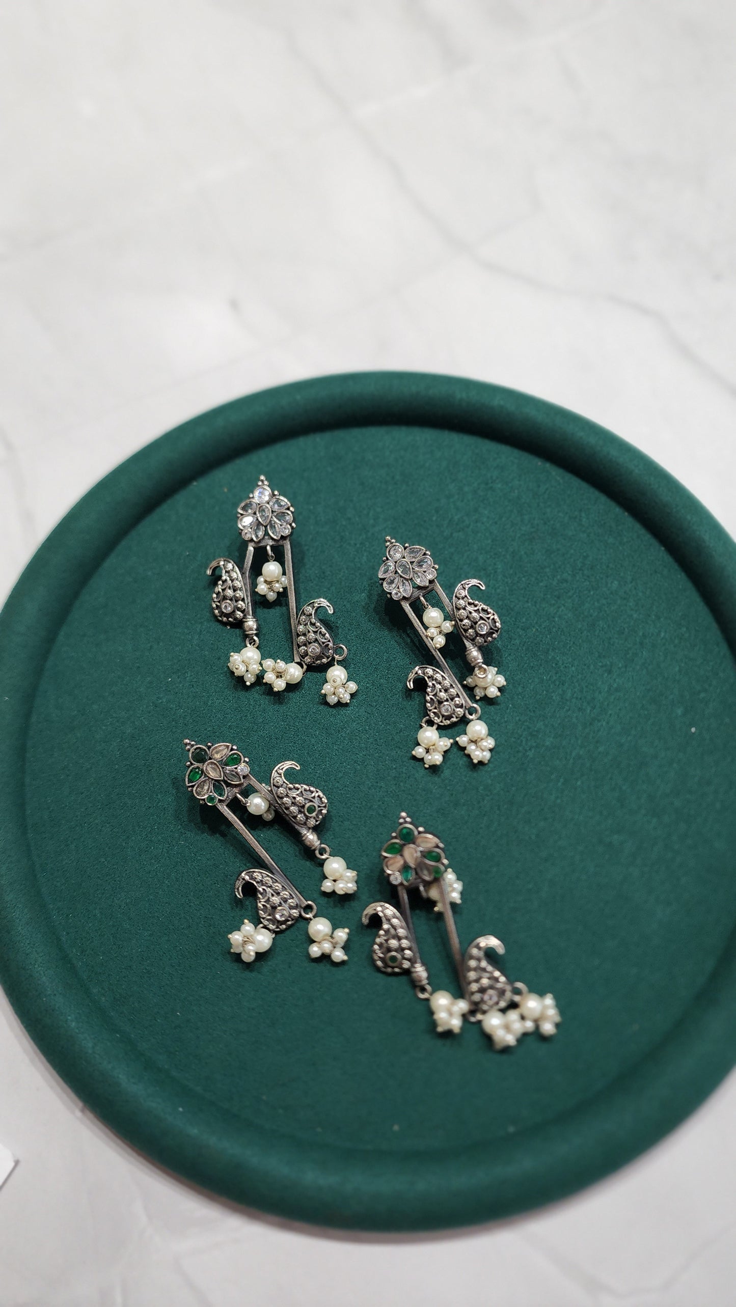 Liz unique silver alike earrings