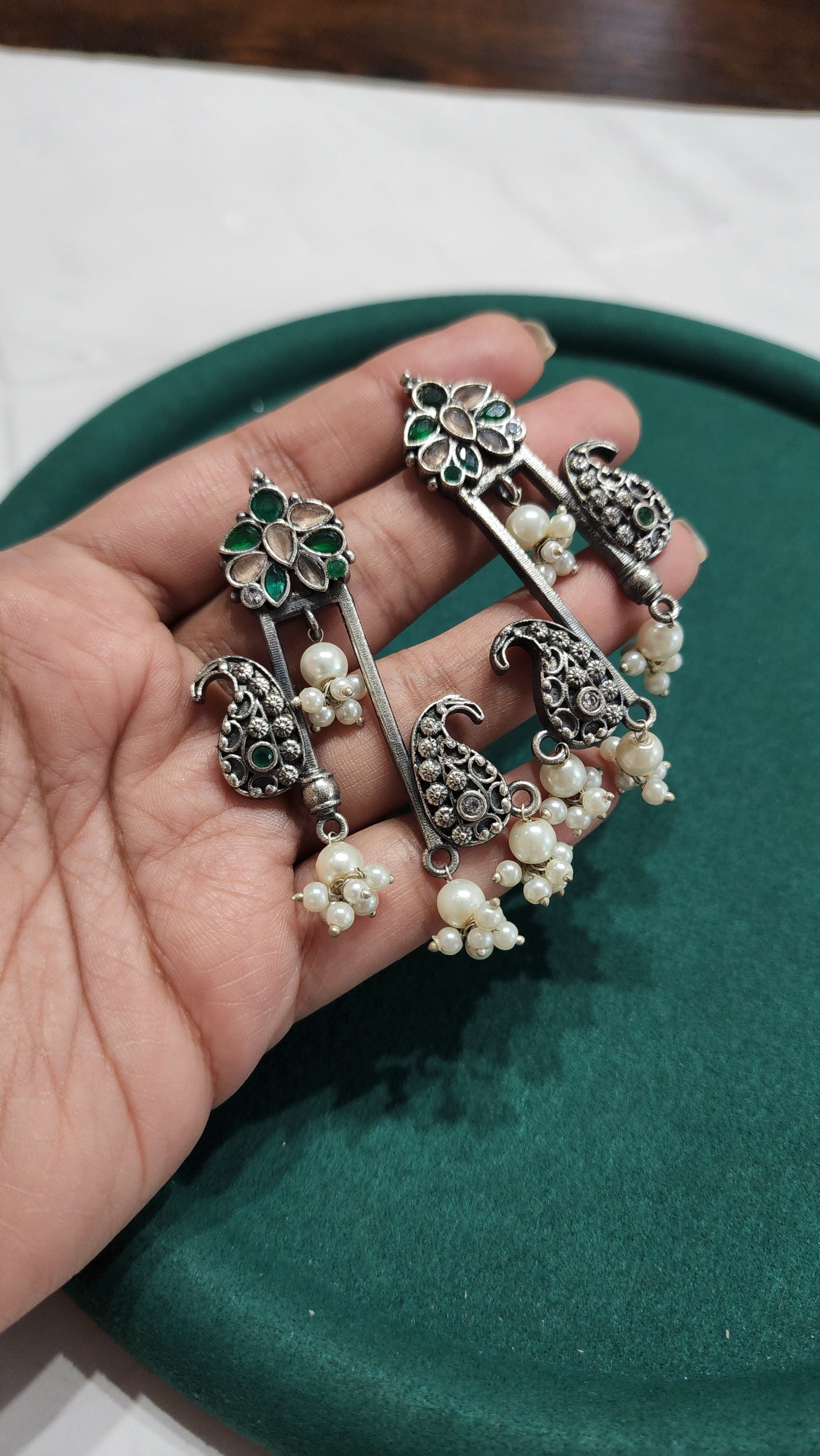 Liz unique silver alike earrings