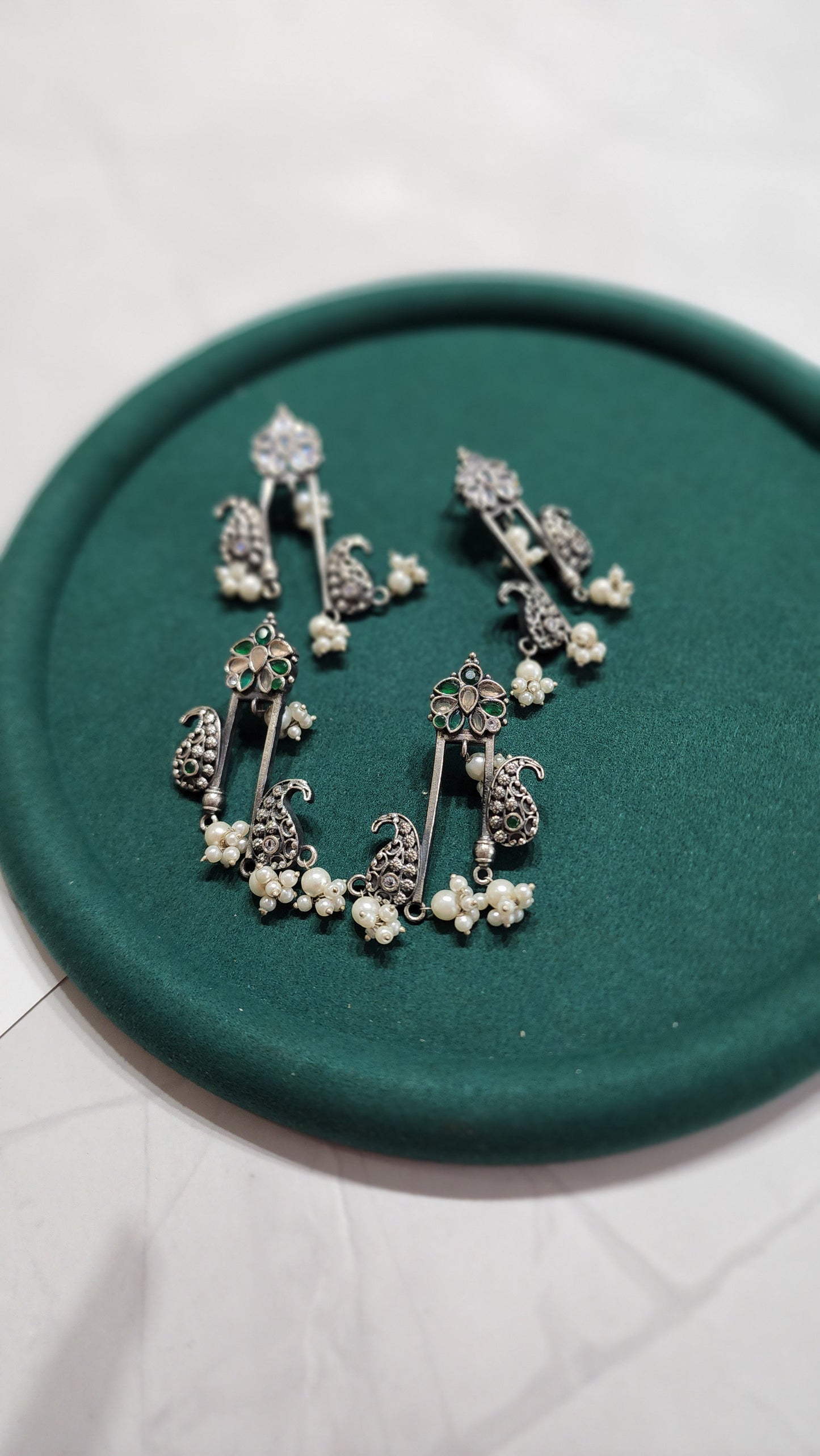 Liz unique silver alike earrings