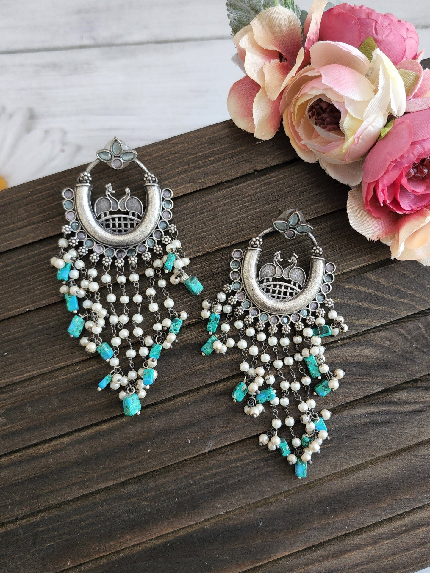 Anthara pearl silveralike earrings