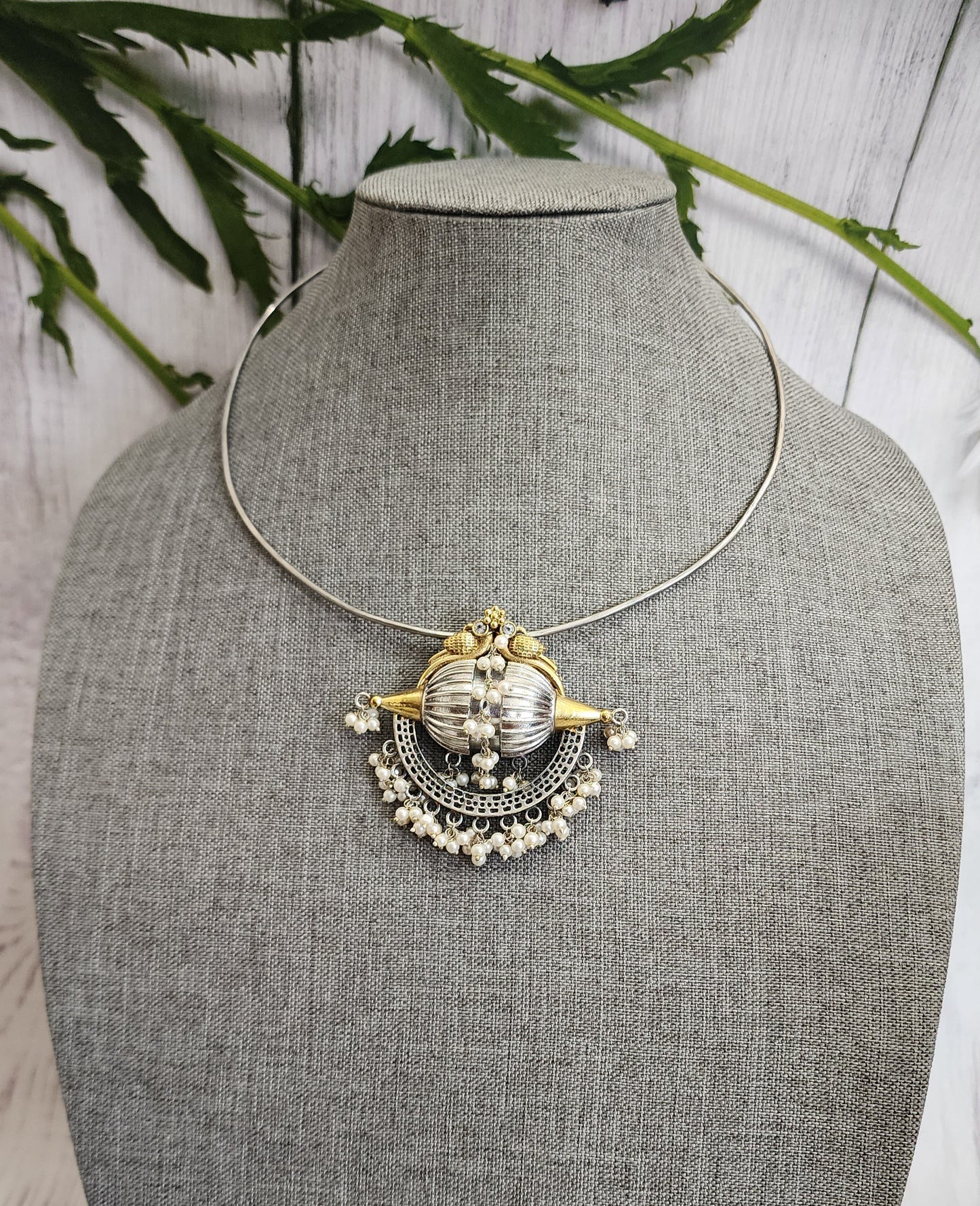 Maria dual tone hasli necklace