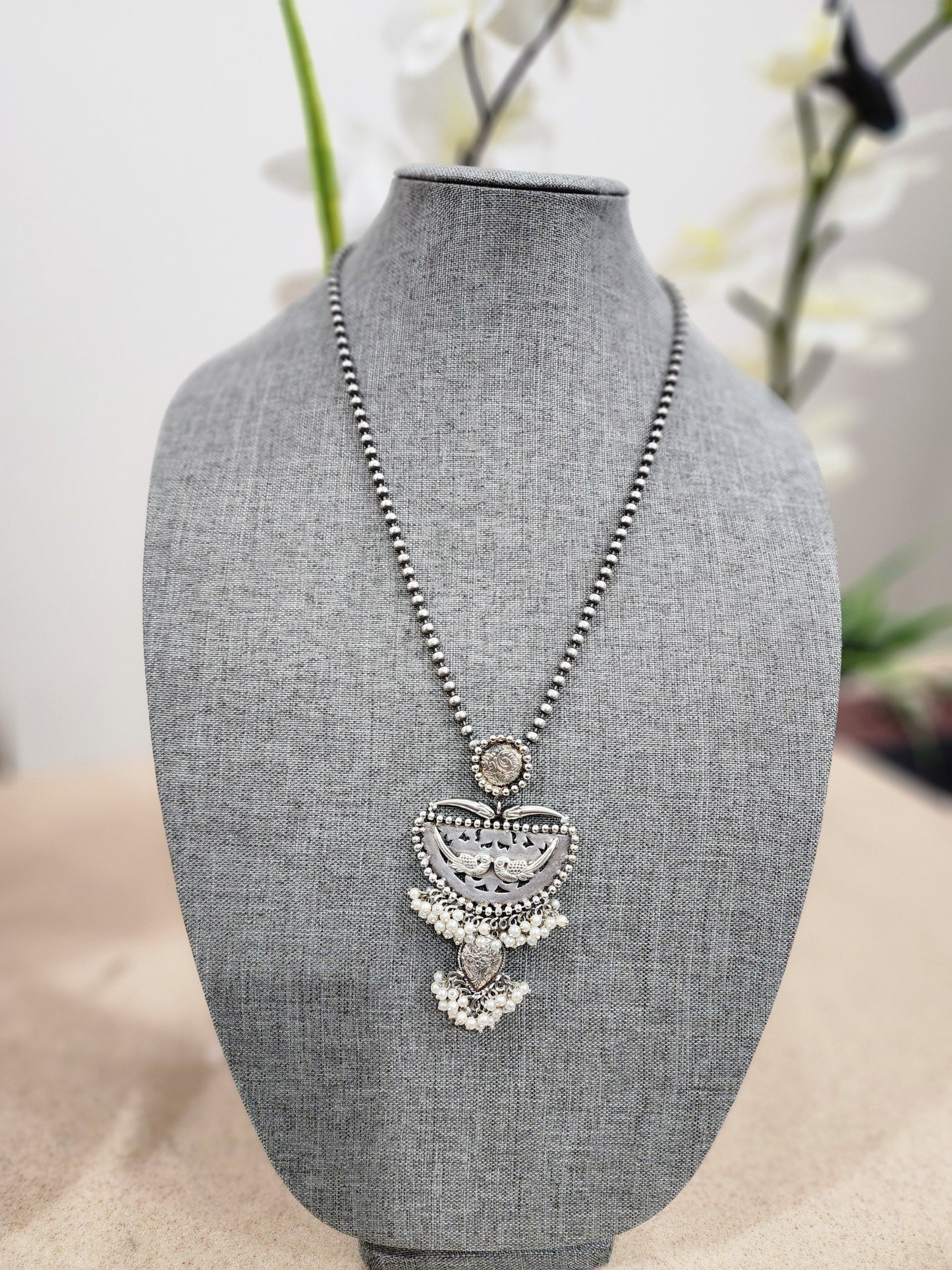 Maria pendant necklace