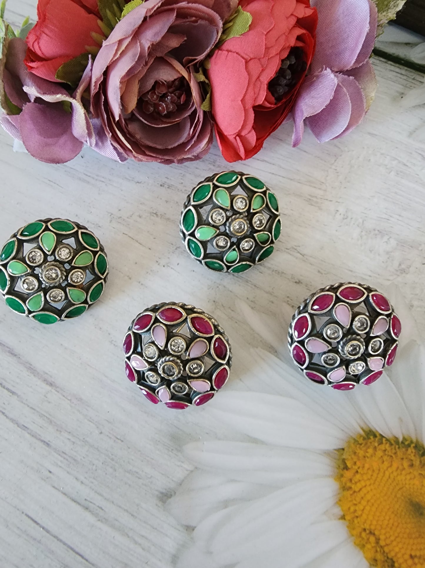 Small silver alike stud earrings