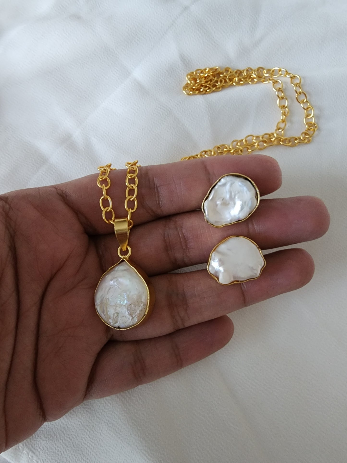 Mother of pearl butterfly necklace set