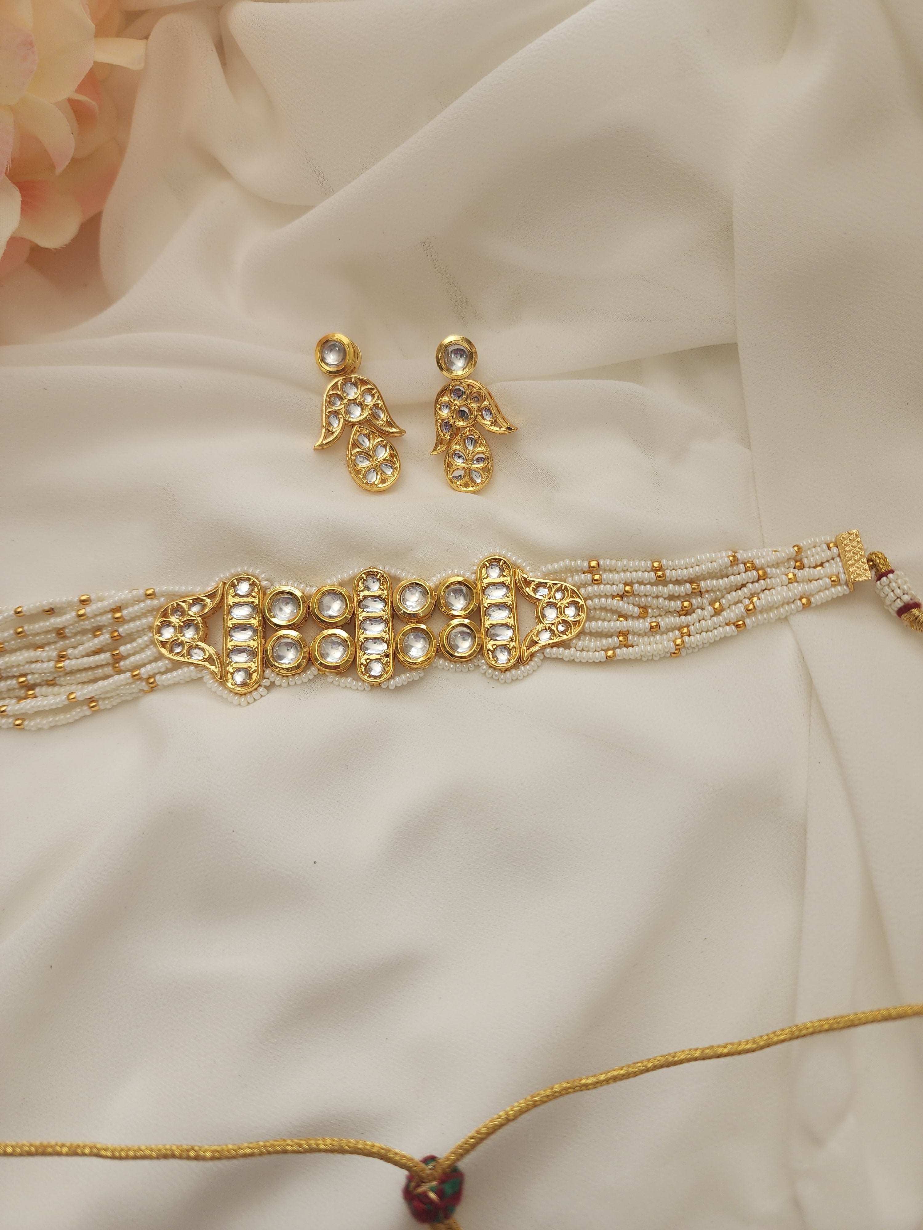 Aanshi kundan choker necklace set