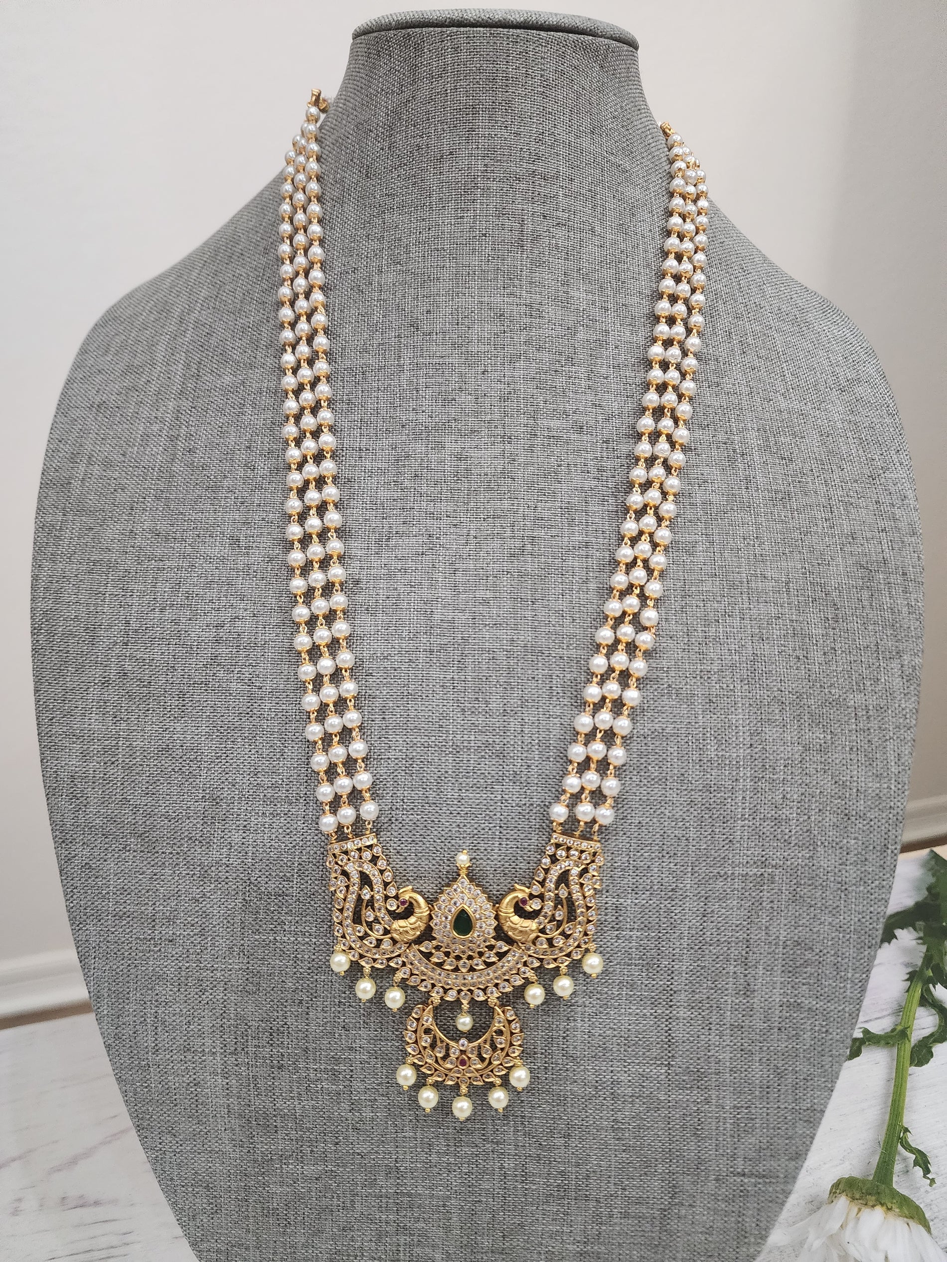 Beaded goldplated statement necklace set