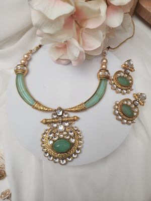 Aarvi natural contemporary hasli Necklace set