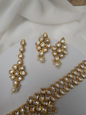 Aashwi kundan meenakari necklace set