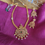 Aarvi goldplated contemporary hasli Necklace set