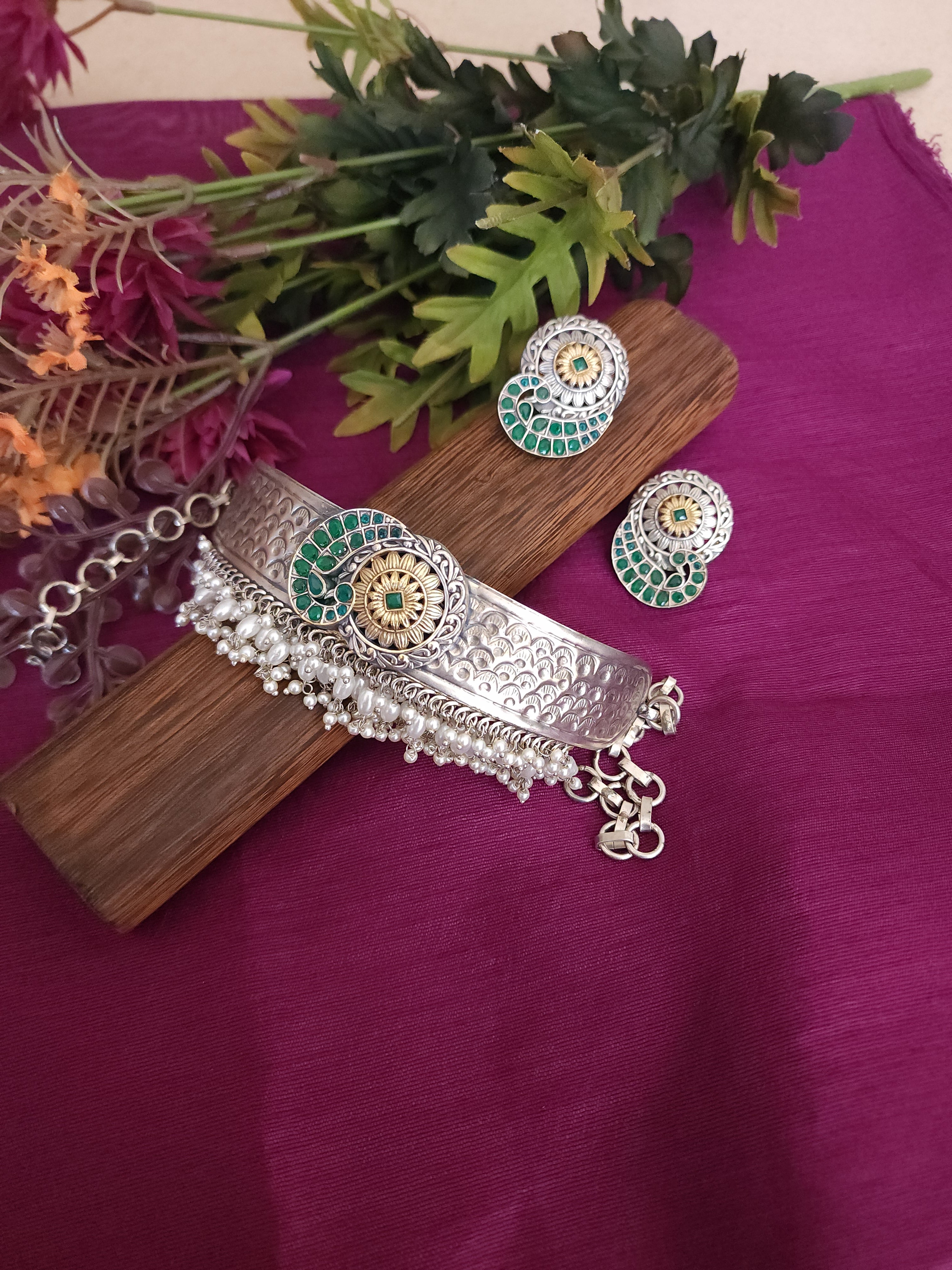 Alaya silveralike choker necklace set