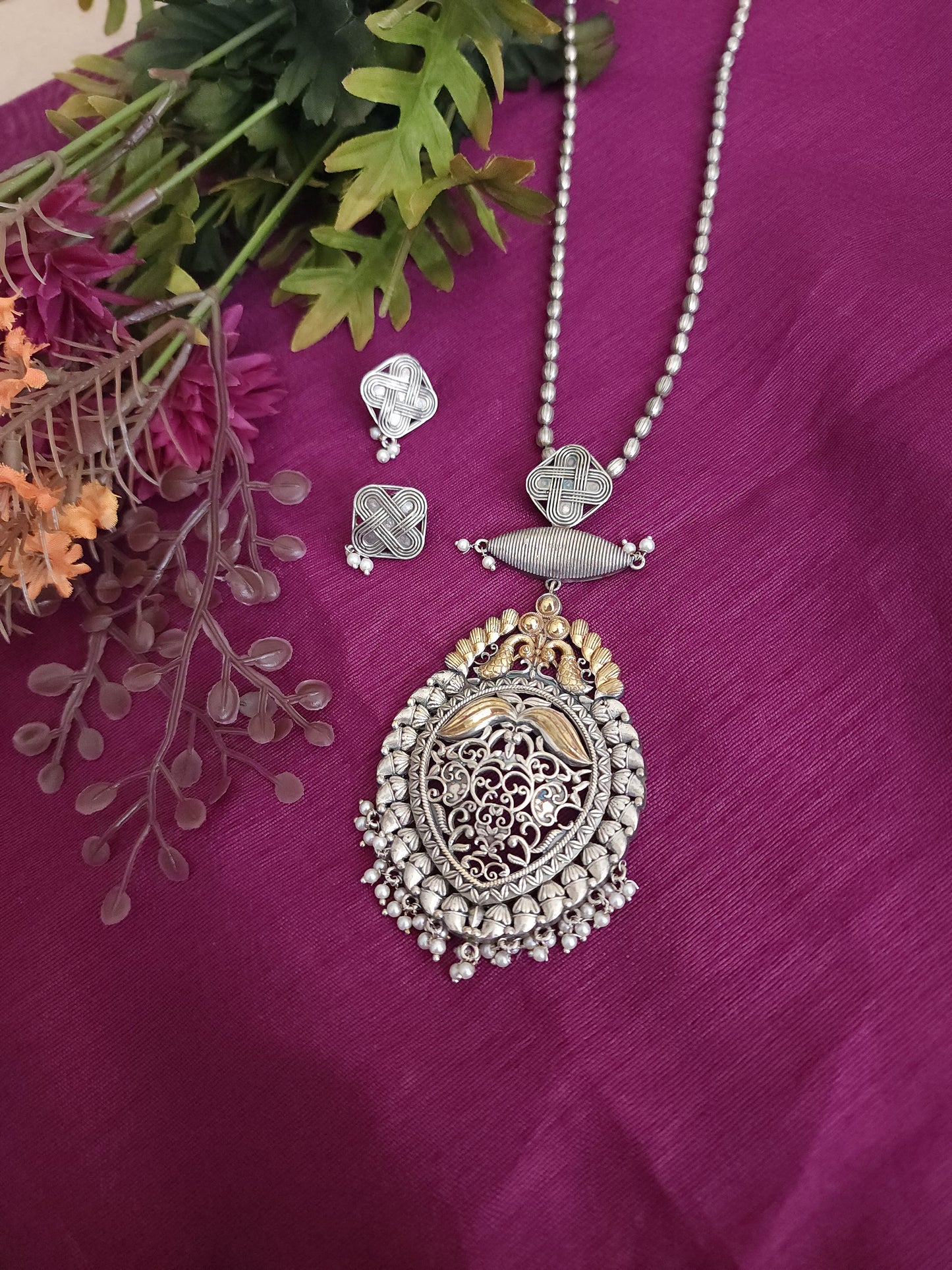 Amora dualtone silver alike necklace set