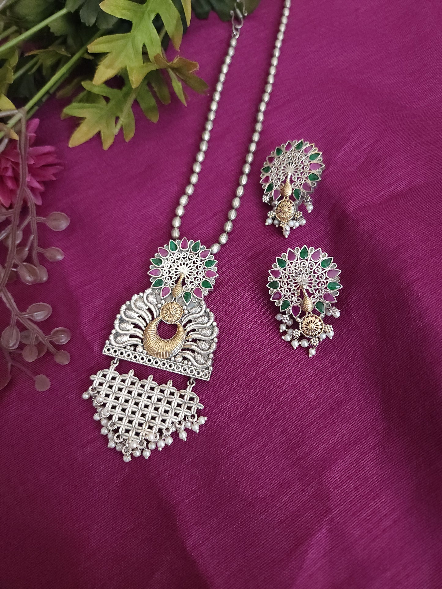 Amora dualtone silver alike necklace set