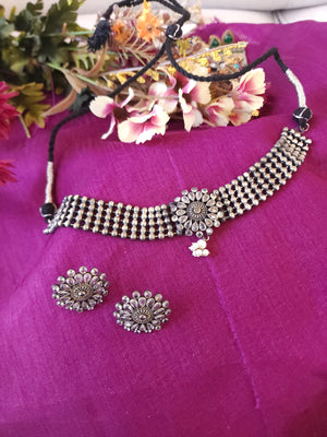 Alaya silveralike choker necklace set