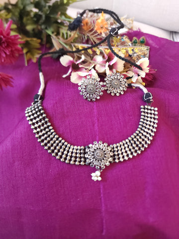 Alaya silveralike choker necklace set