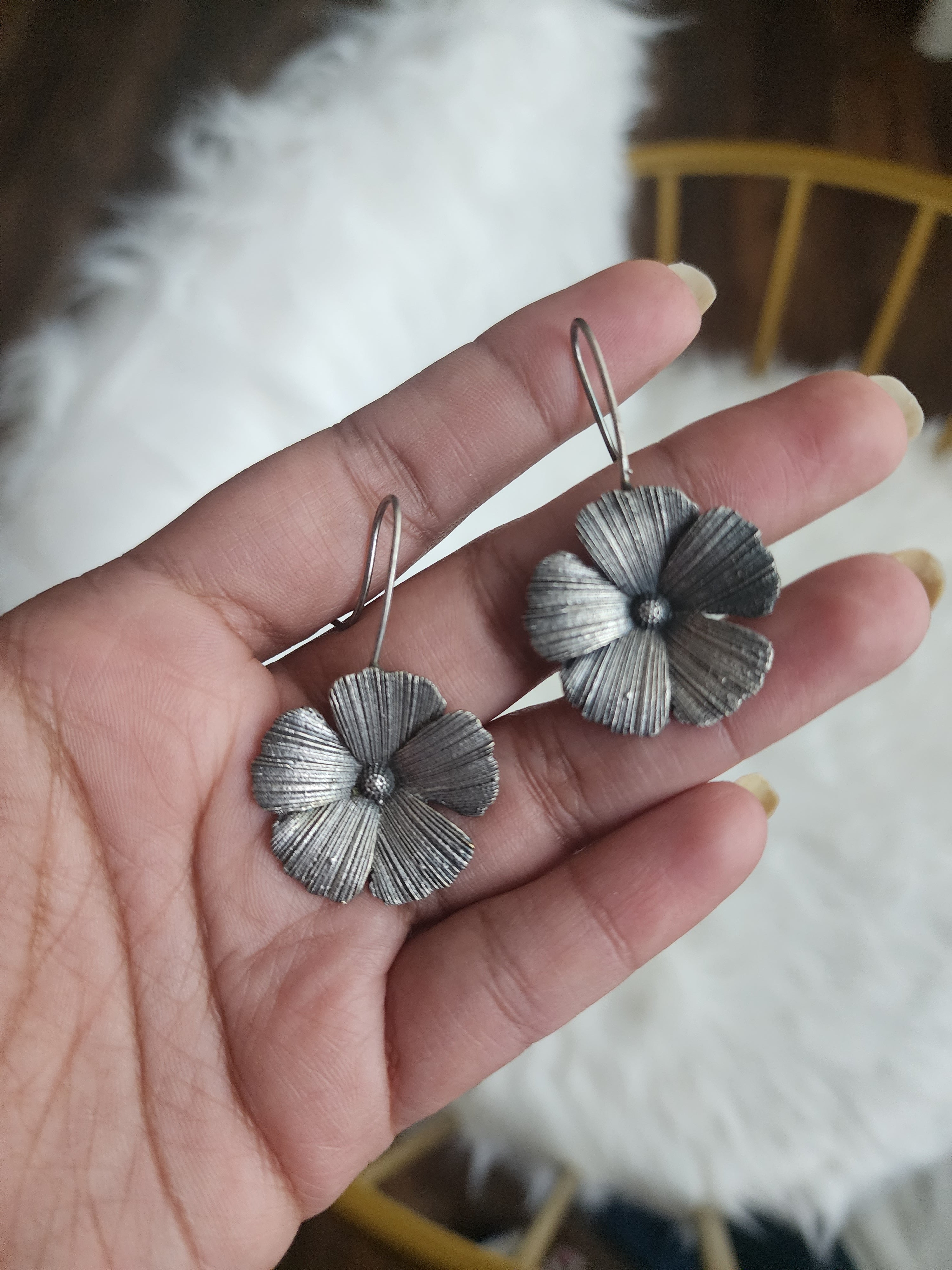 Aditya hook silver alike earrings