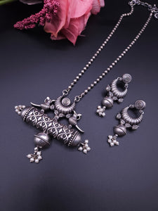 Annush silver alike pendant necklace set