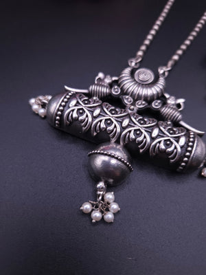 Deethya german silver pendant necklace set