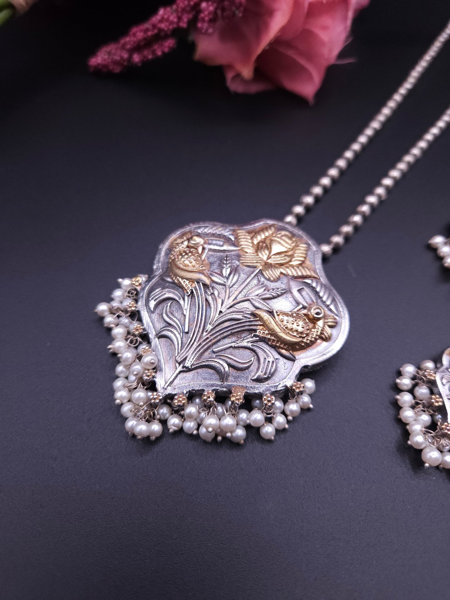 Amora dualtone silver alike necklace set